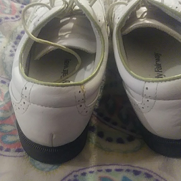 Lady fairway wingtip golf shoes 8.5 - Picture 2 of 5